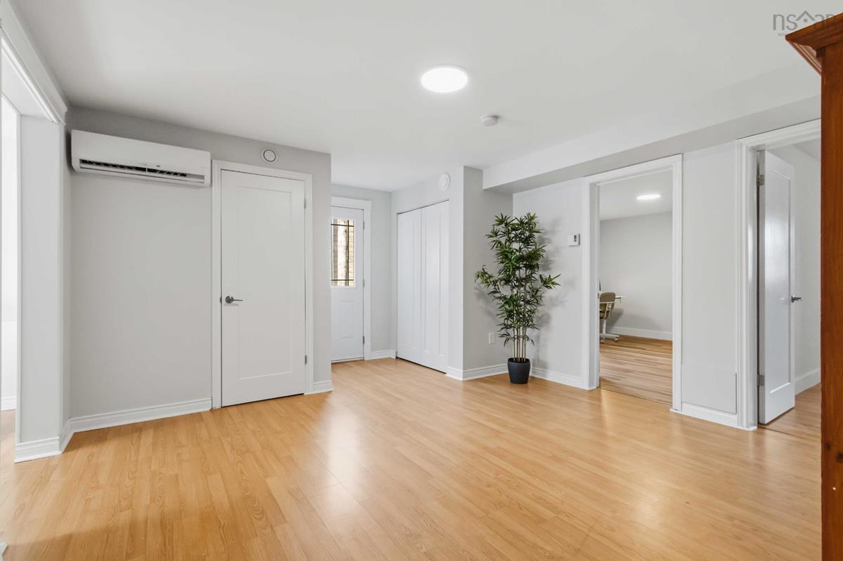  MLS ()