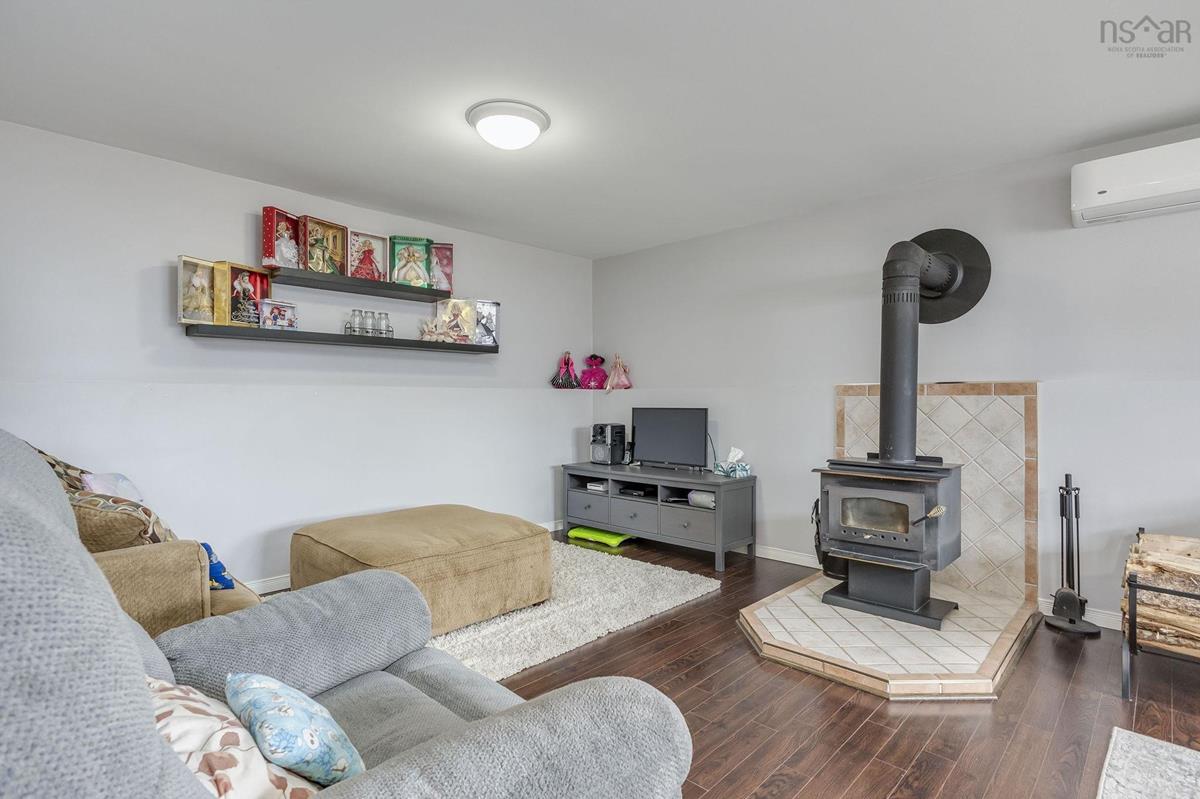  MLS ()