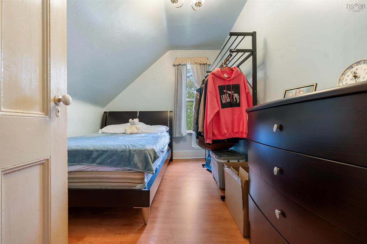  MLS ()