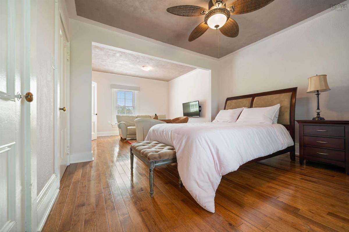  MLS ()