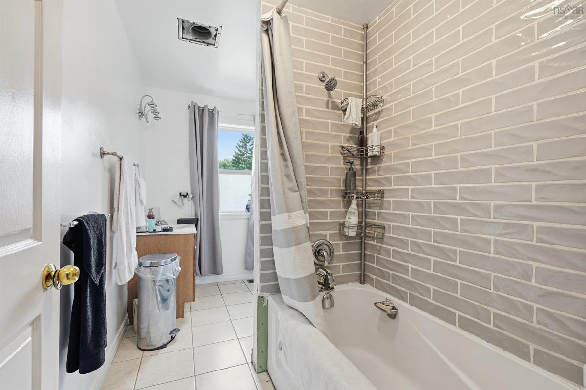  MLS ()