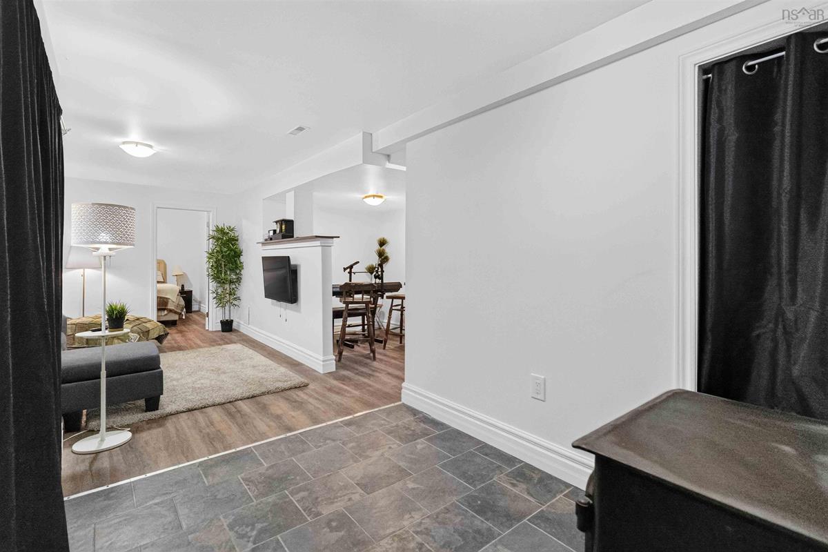  MLS ()