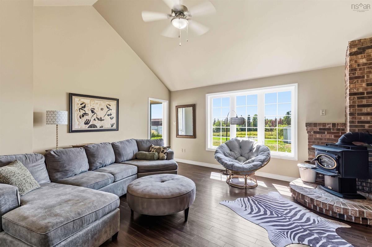  MLS ()