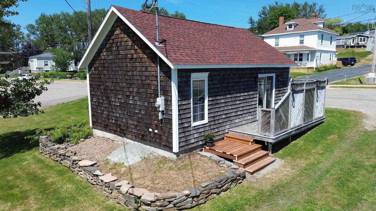  MLS ()