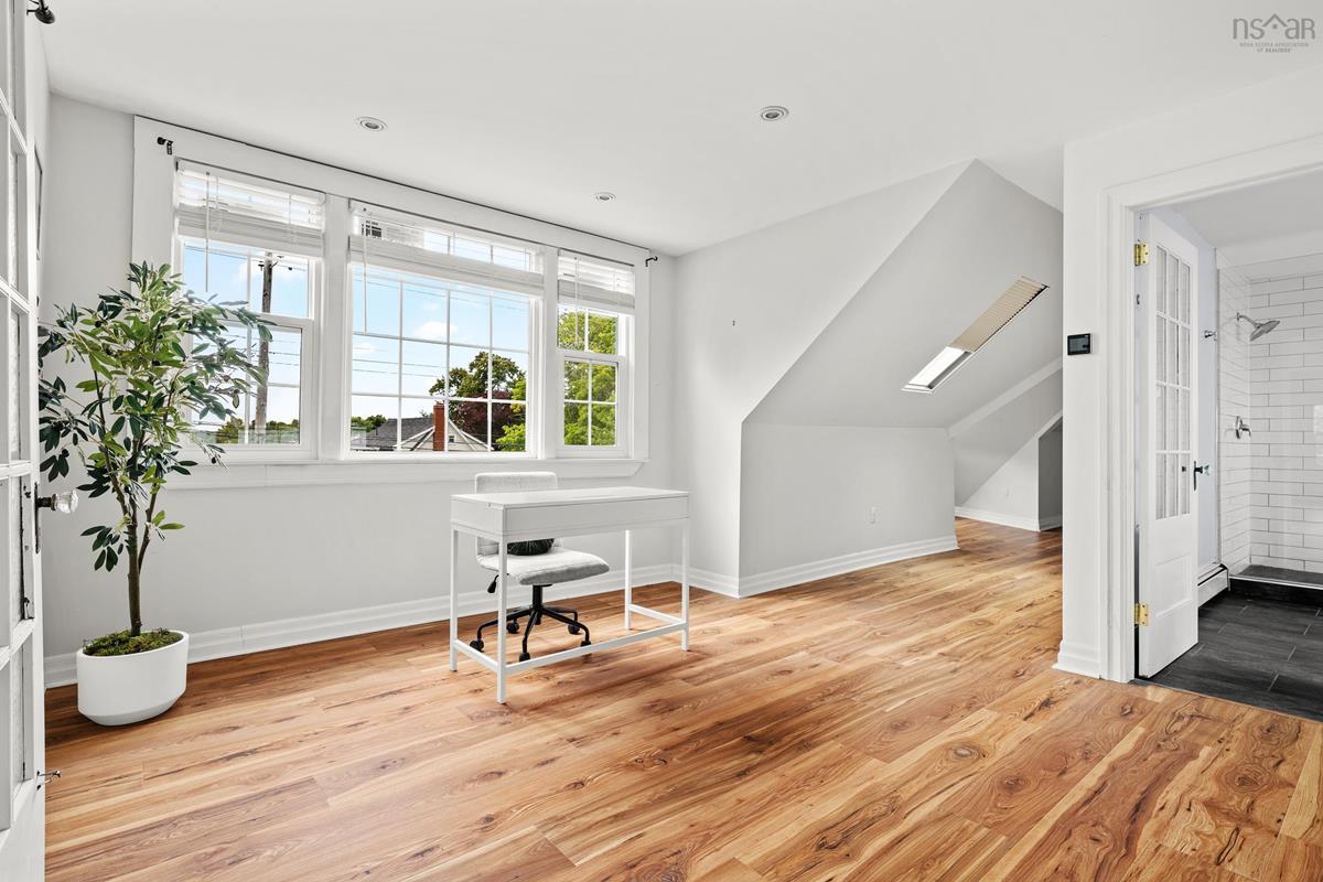  MLS ()