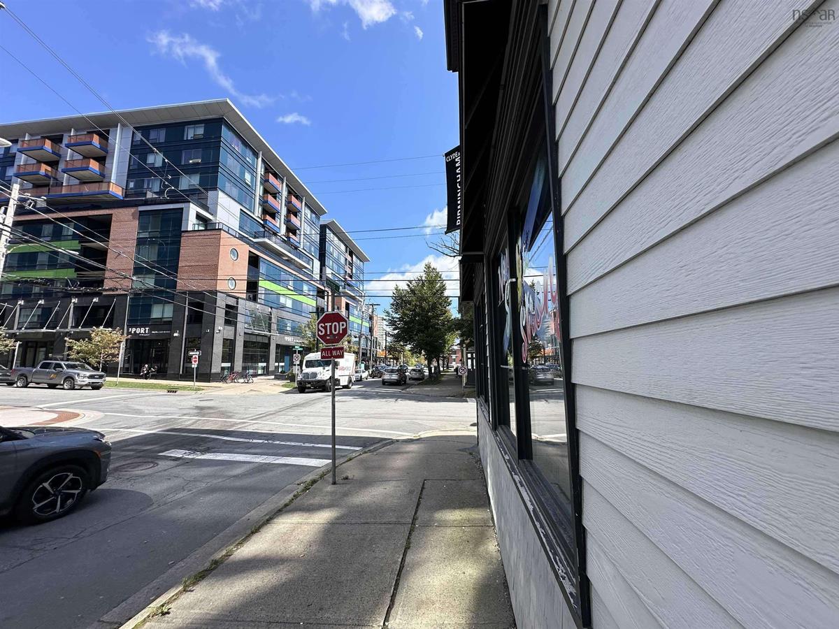  MLS ()