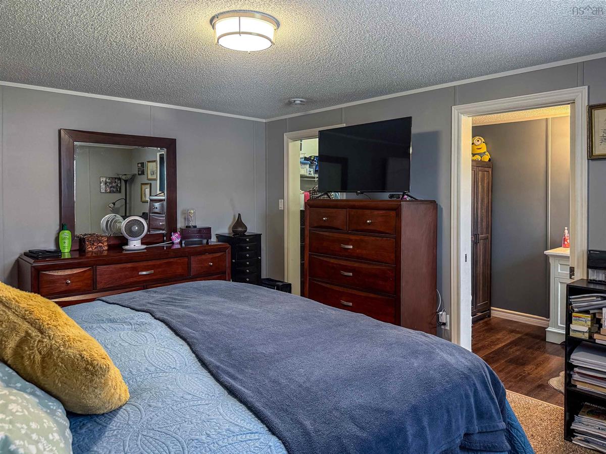  MLS ()