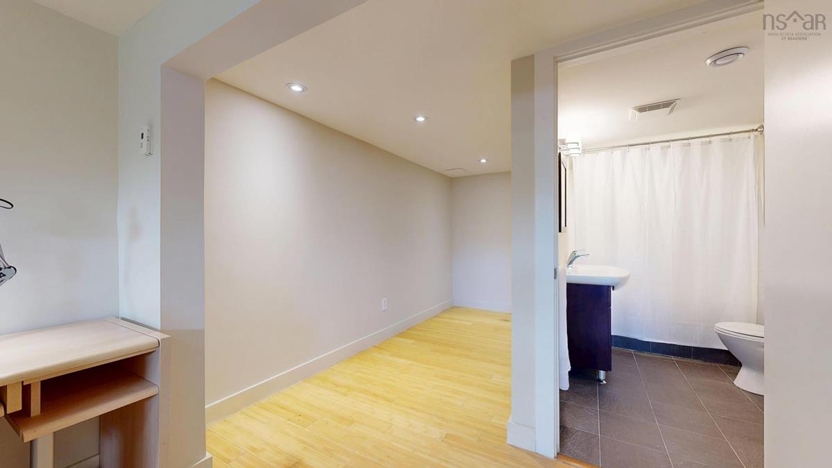  MLS ()