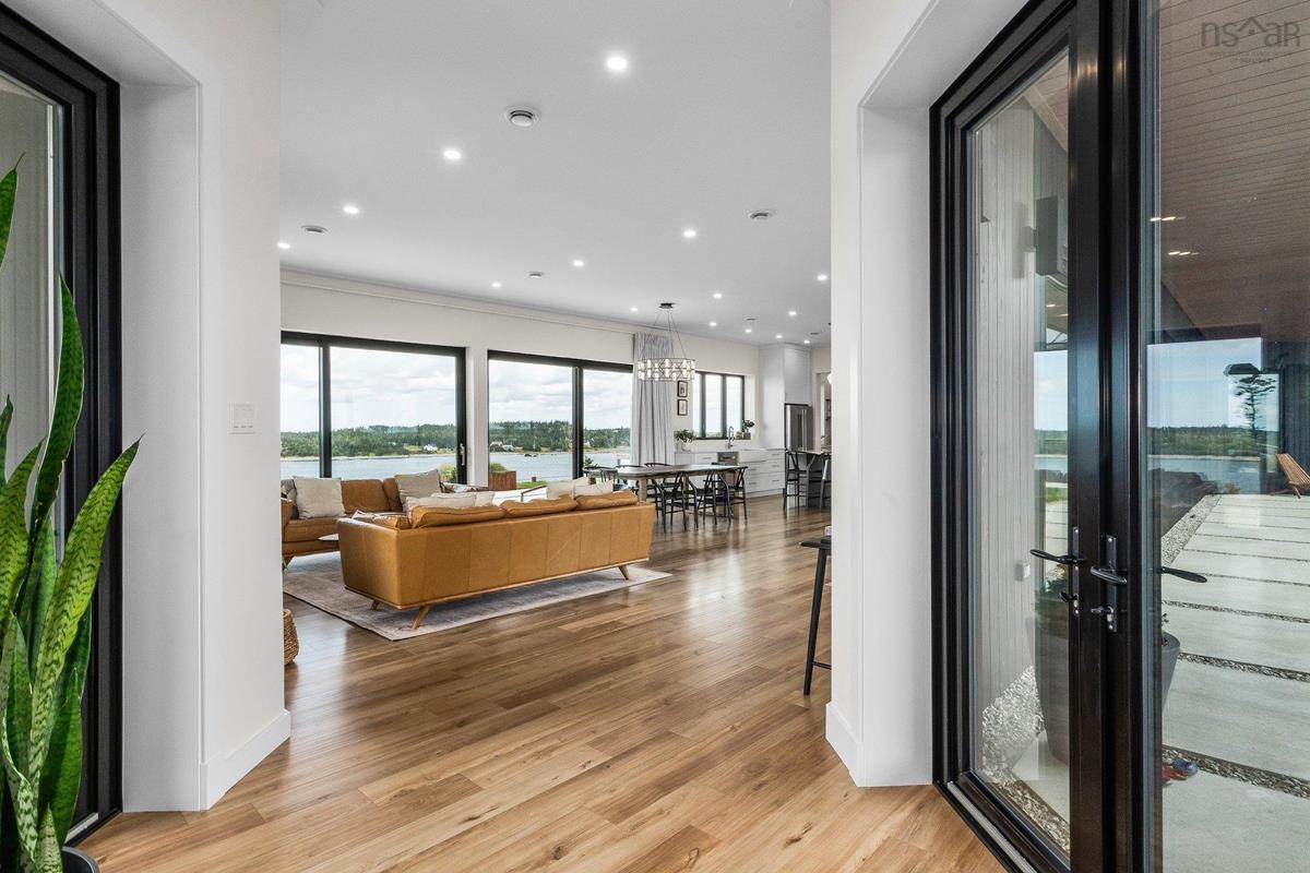  MLS ()
