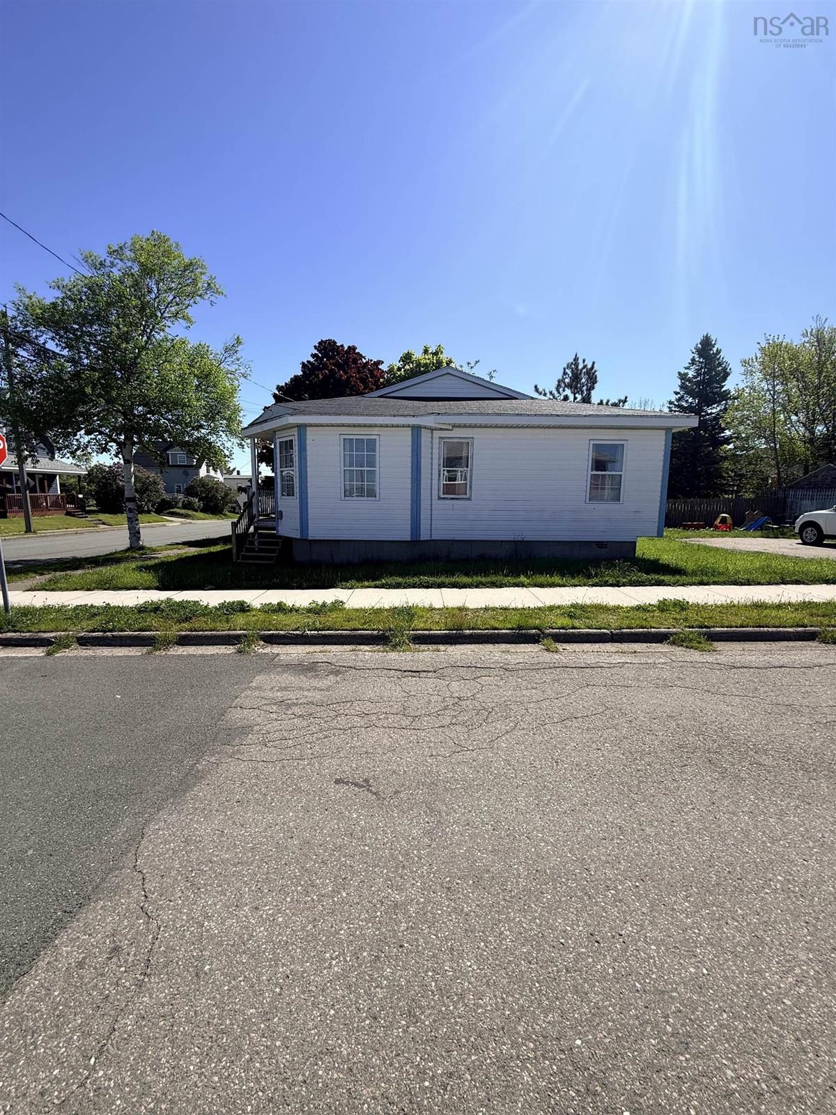  MLS ()