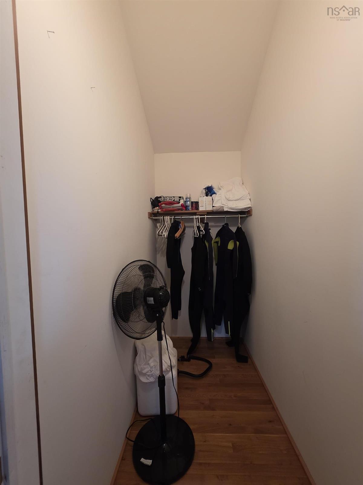  MLS ()
